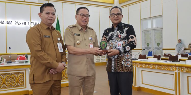 Pemkab PPU Resmikan TPAKD untuk Dorong Akses Keuangan di Benuo Taka, OJK Kaltim Turut Hadir