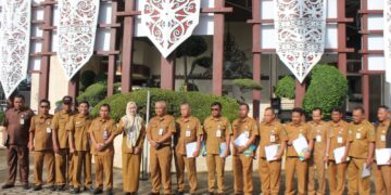 15 ASN Sekretariat DPRD Kaltim Terima Kenaikan Pangkat dan Gaji Berkala dalam Apel Pagi