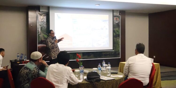 Hadir Sebagai Narasumber, Pj Bupati PPU Ajak Perusahaan Perkuat Komitmen Reklamasi Hutan Berkelanjutan