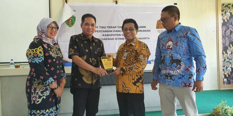 Distan PPU Gelar Studi Tiru ke Sleman untuk Pengembangan Padi Organik