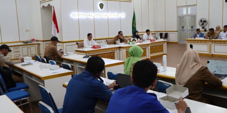 Pj Bupati PPU Zainal Arifin Membuka Sosialiasasi Evaluasi Penyelenggaraan Statistik Sektoral
