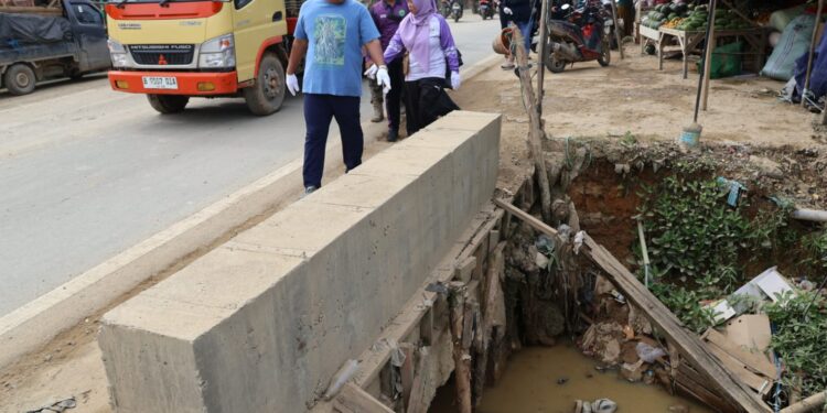 Pj Bupati PPU Kick Off Gerakan Bersih Lingkungan di Sepaku