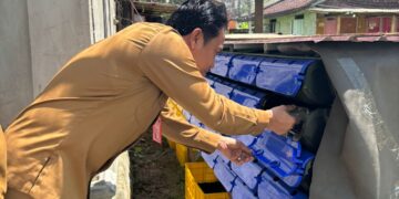 Diskan PPU Salurkan Bantuan untuk Budidaya Penggemukan Kepiting di Dua Pokdakan