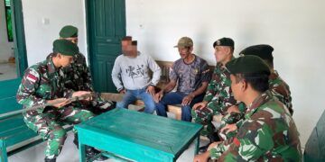 Warga Desa Pembeliangan Serahkan Senjata Api Rakitan ke Satgas Pamtas RI–Malaysia