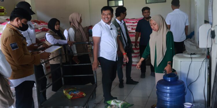 Gelar Sidak Gabungan, Disperindagkop UKM dan Polres PPU Jamin Takaran Beras Tepat