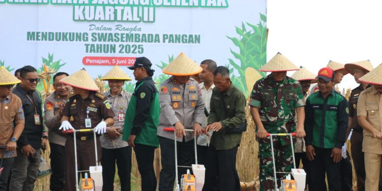 Polda Kaltim Tetapkan Polres PPU sebagai Lokasi Utama Panen Jagung Kuartal II