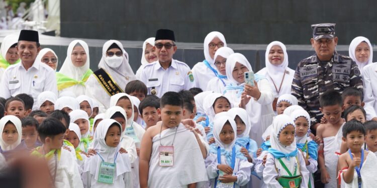 Ribuan Anak PAUD Padati Masjid Al-Faruq, Bupati Sekaligus Luncurkan Kembali Wajib Belajar 13 Tahun