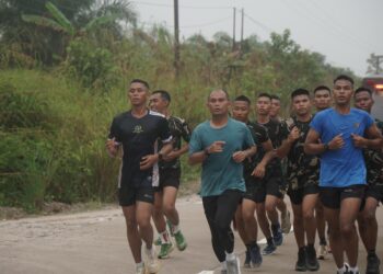 Tempaan Mental Baja Prajurit TP 85/BTC di Kutai Barat